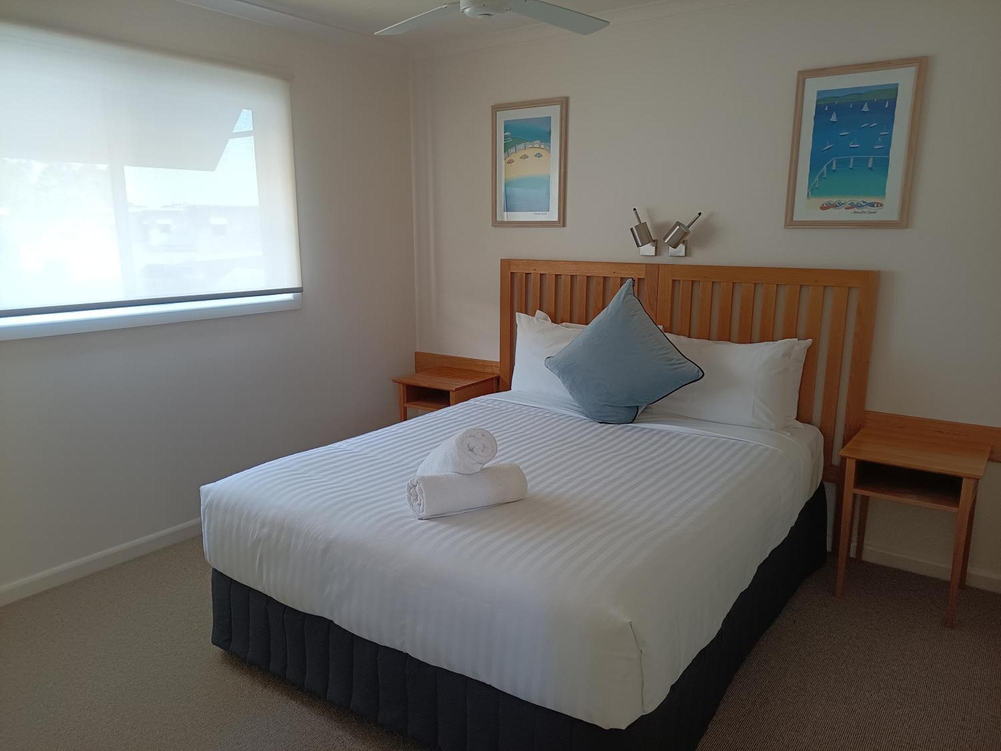 Captains Cove Resort - Waterfront Apartments Пейнсвил Екстериор снимка